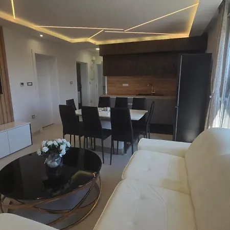 Brand New App With 2 Bedrooms And 2 Bathrooms For 5 Persons Poreč
