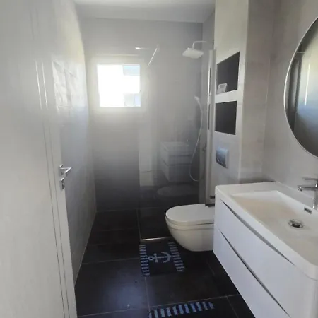 Brand New App With 2 Bedrooms And 2 Bathrooms For 5 Persons * Porec