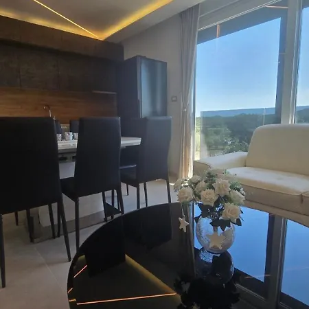 Brand New App With 2 Bedrooms And 2 Bathrooms For 5 Persons