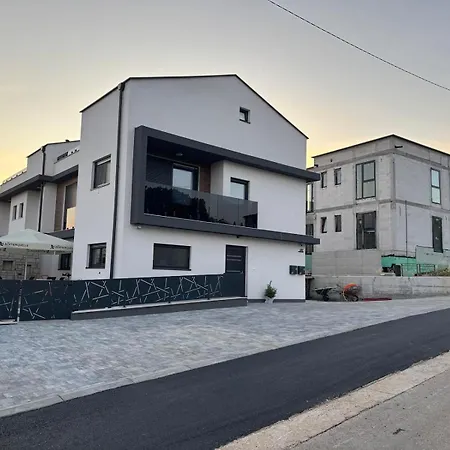 Brand New App With 2 Bedrooms And 2 Bathrooms For 5 Persons * Porec