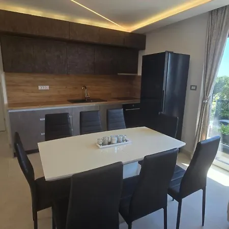 Brand New App With 2 Bedrooms And 2 Bathrooms For 5 Persons Apartment *