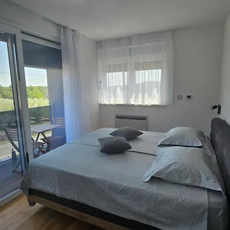 Brand New App With 2 Bedrooms And 2 Bathrooms For 5 Persons * Porec